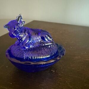 Cobalt Blue Glass Cow on Nest Miniature Salt Seller